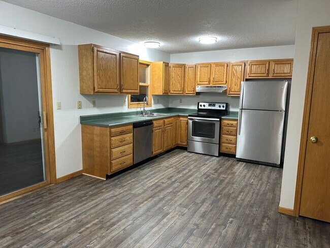 Building Photo - 6583-6585 Niagara Cir.