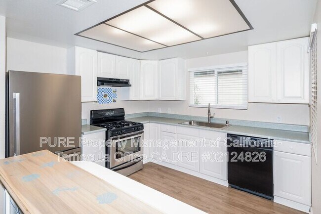 Building Photo - 209 Conifer Dr