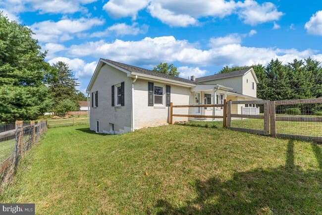 Building Photo - 54 W Henrietta St