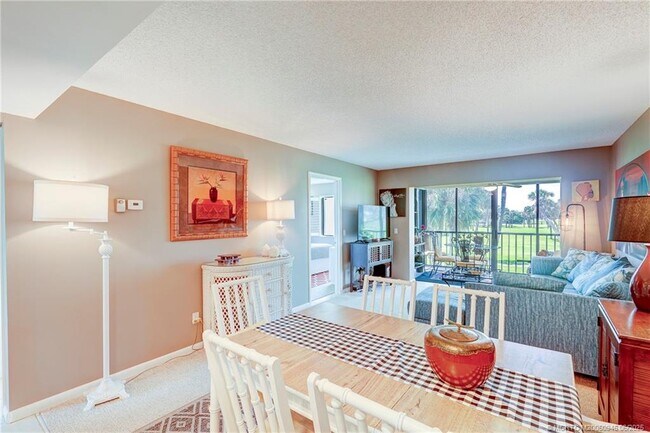 Building Photo - 5564 NE Gulfstream Way