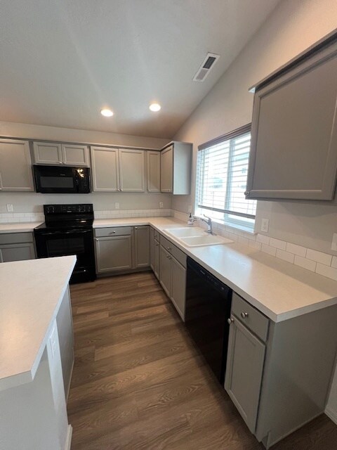 Building Photo - 4 Bed 2 Bath Home in Nampa!