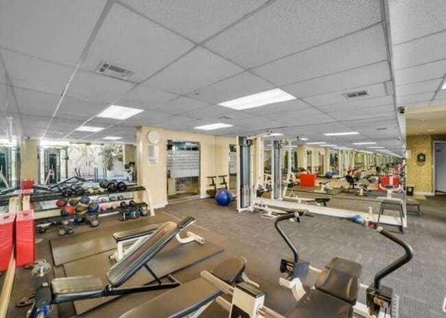 Building Photo - 620 S Gramercy Pl