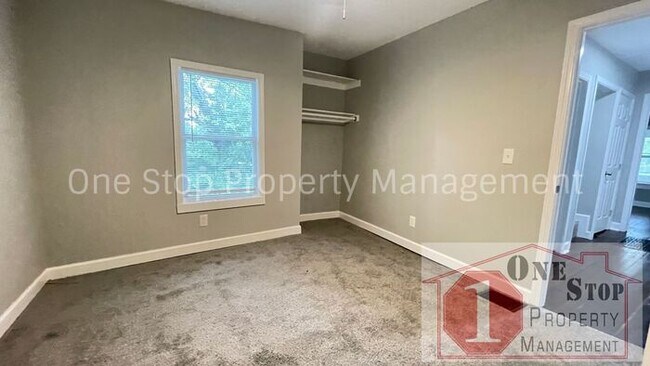 Building Photo - Beautiful 4 Bedroom 1.75 Bathroom Home in ...