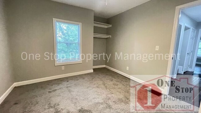 Building Photo - Beautiful 4 Bedroom 2 Bathroom Home in Kan...