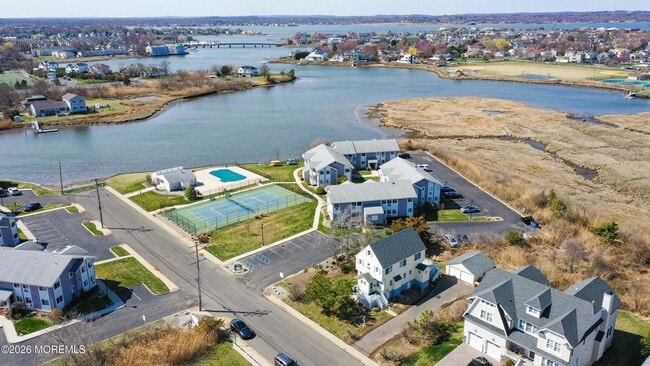 Building Photo - 47 Valentine St