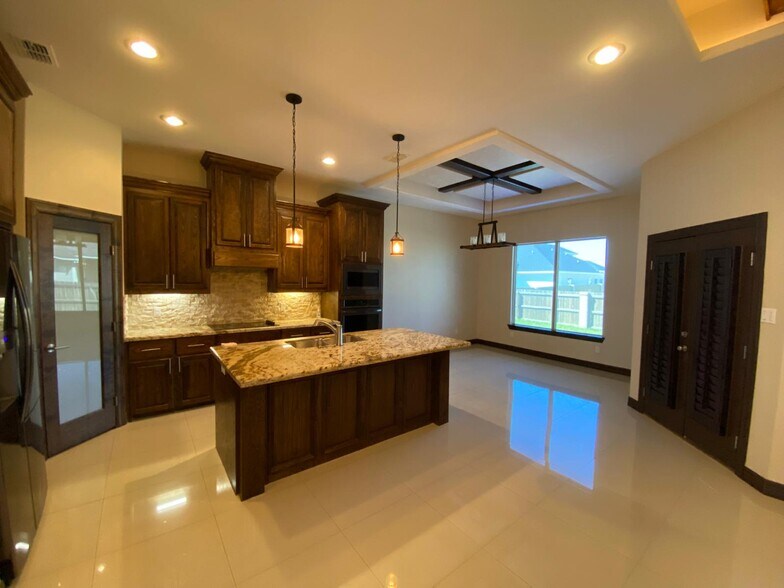 Building Photo - 13921 N 36th St