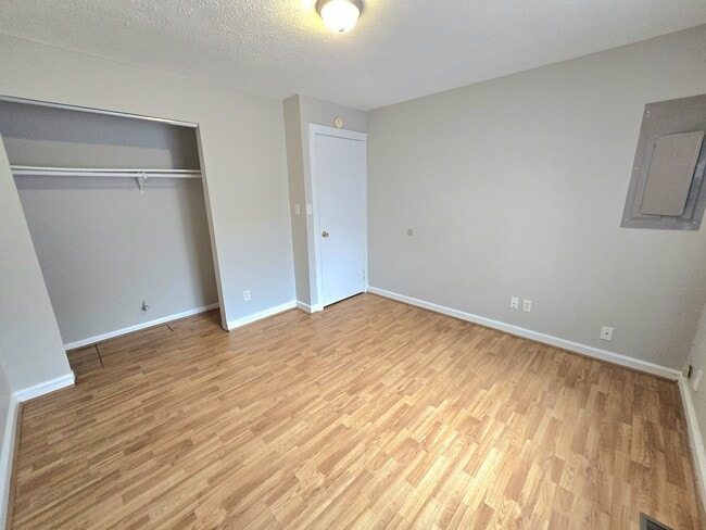 Building Photo - 5153 La Fleur Way