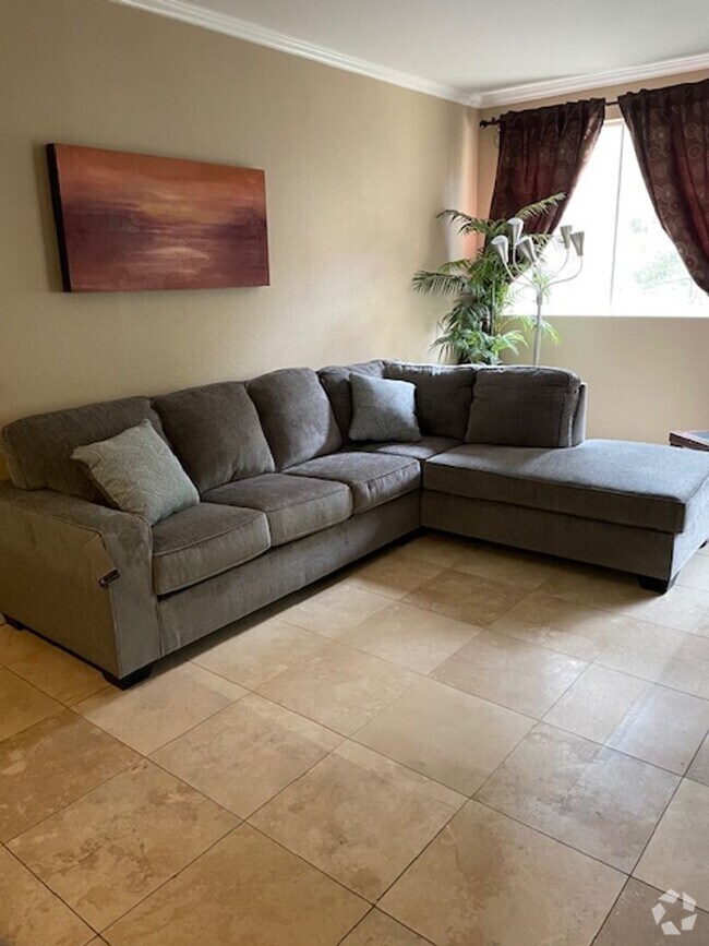 Building Photo - Meridian 2 bed | 2 bath Luxury Condo w/ Ut...
