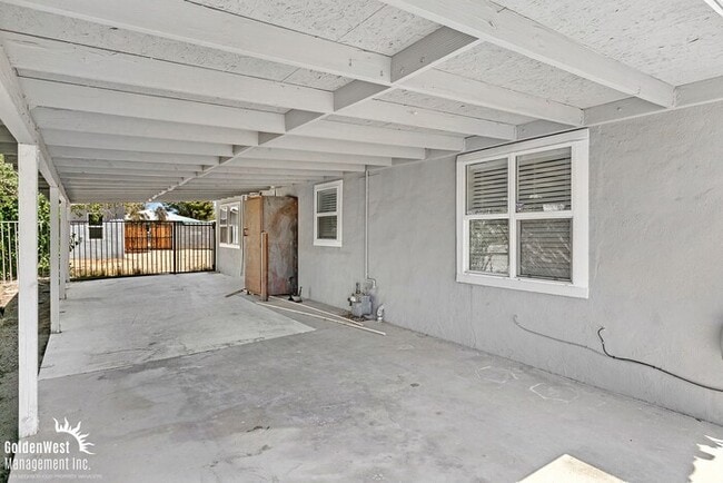 Building Photo - Spacious 3Bdm 1Ba Home In Central Phoenix!