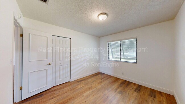 Building Photo - 111 Lobelia Rd