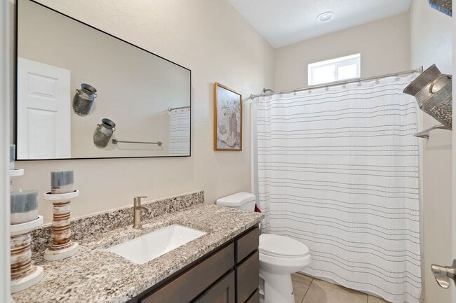 Building Photo - 1829 Camino Lebanon