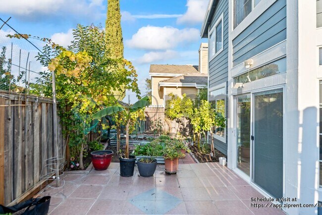 Building Photo - 281 Scotts Valley