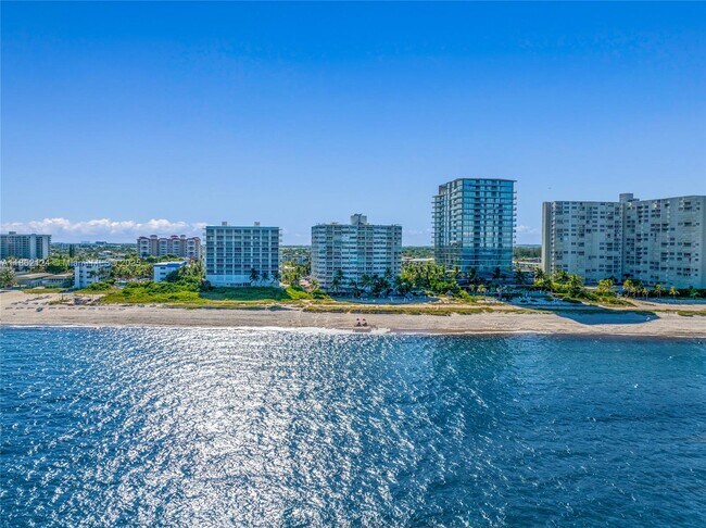 Building Photo - 704 N Ocean Blvd