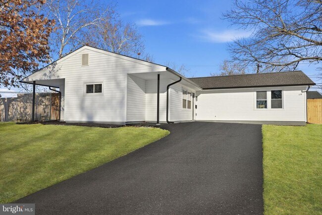 Building Photo - 68 Daffodil Ln