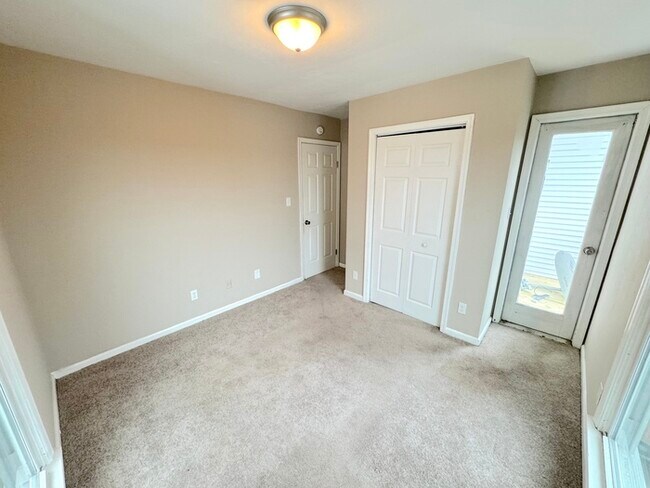 Building Photo - 1003 Green St