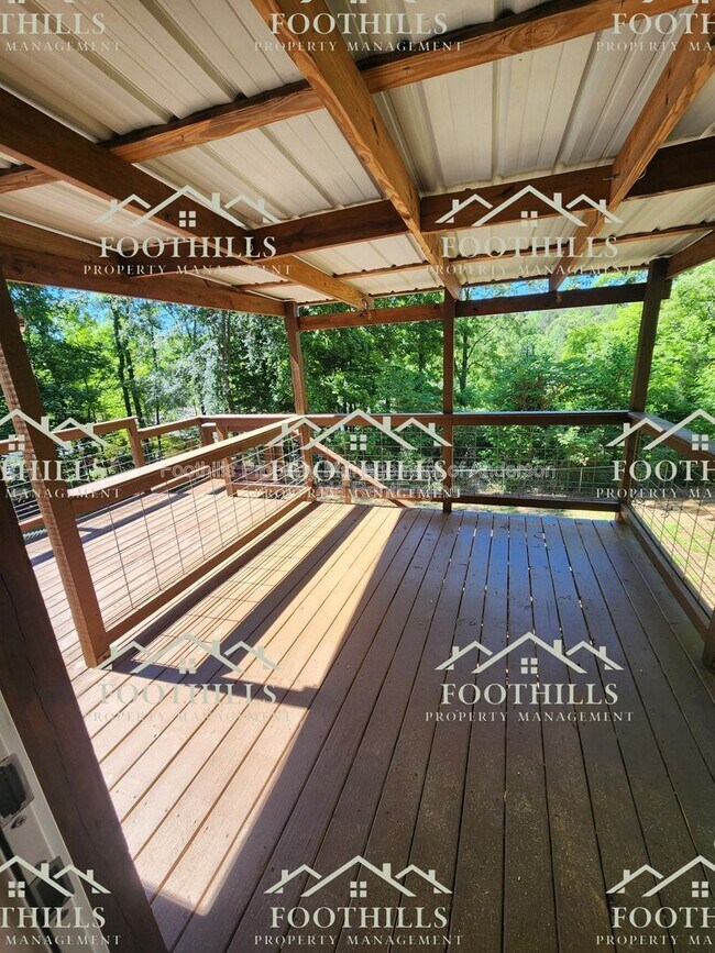 Building Photo - 240 Latham Dr