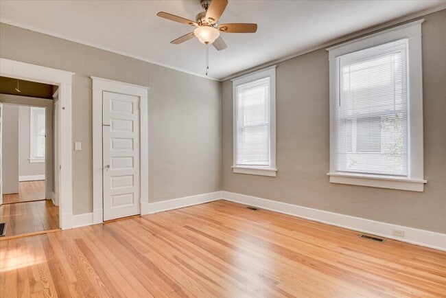 Building Photo - 933 Russell St