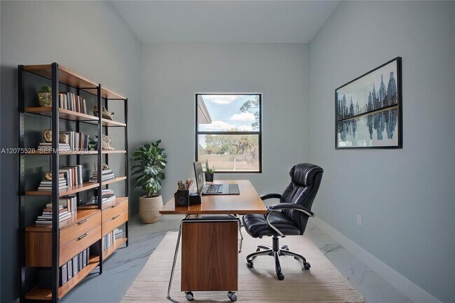 Building Photo - 872 Spaulding St E
