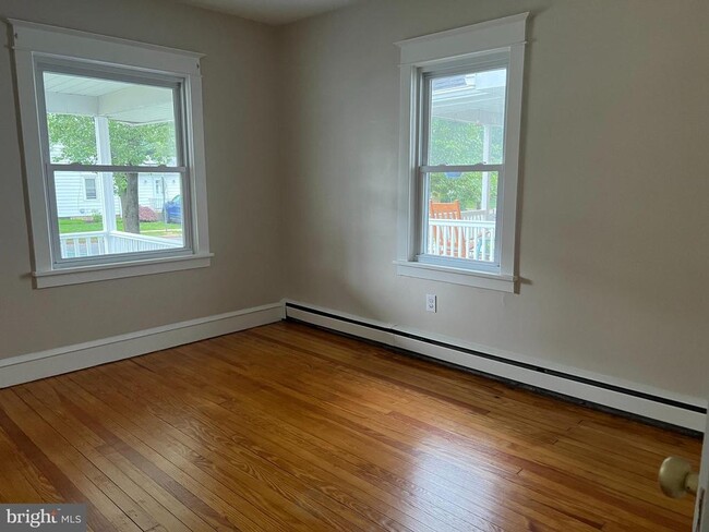 Building Photo - 38 Pressey St