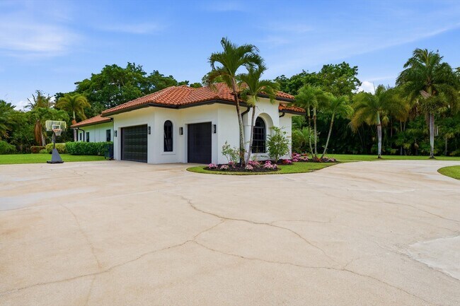 Building Photo - 8717 Estate Dr