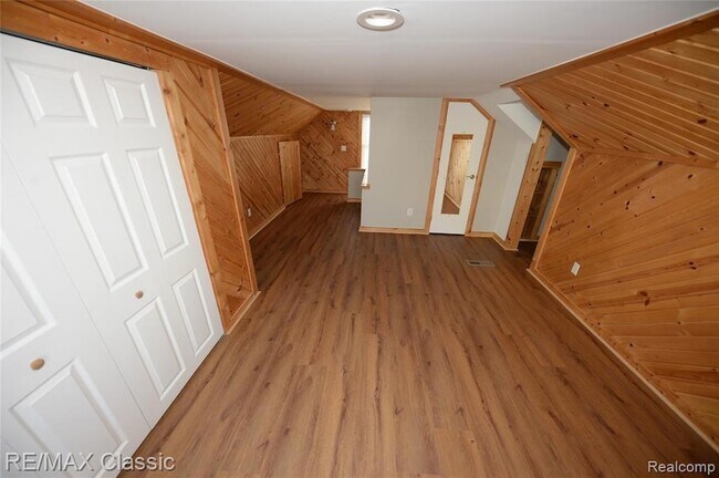 Building Photo - 3342 Prairie Ave