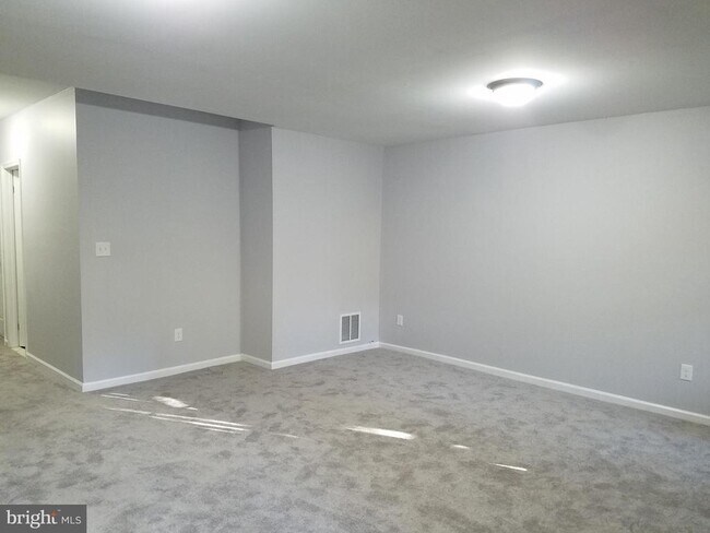 Building Photo - 9663 Horsham Dr