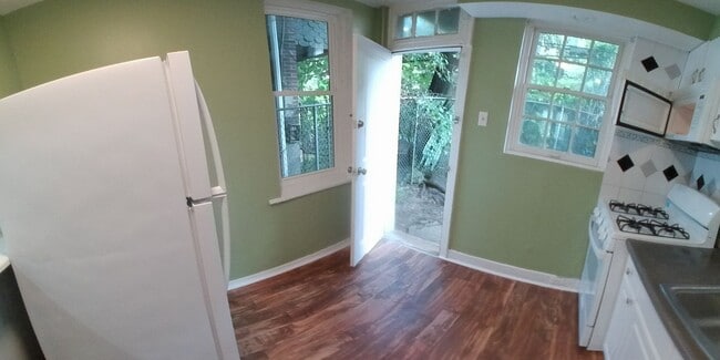 Building Photo - 3 Bedroom 1 Bath Home