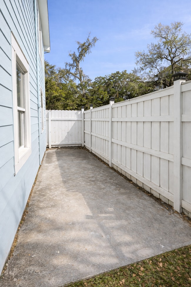 Building Photo - 37 W 201