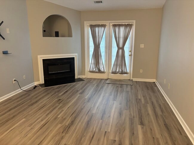 Building Photo - 4010 Calypso Dr