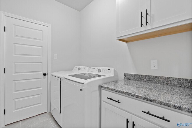 Building Photo - 132 Kambry Grv Dr