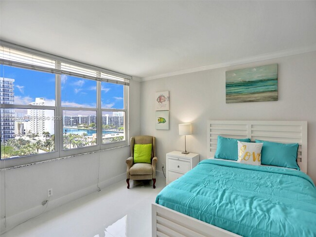 Building Photo - 2501 S Ocean Dr