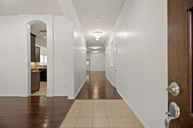 Building Photo - 2903 Flower Creek Ln