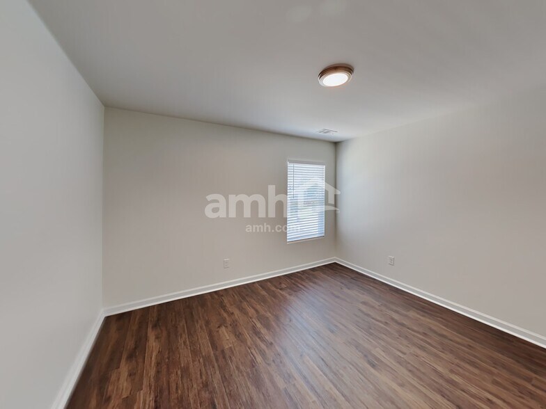 Building Photo - 631 Sunflower Dr