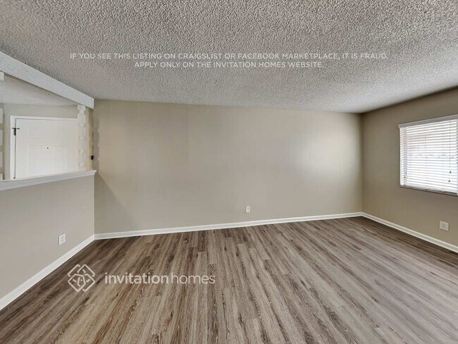 Building Photo - 1406 E Elsmere Dr