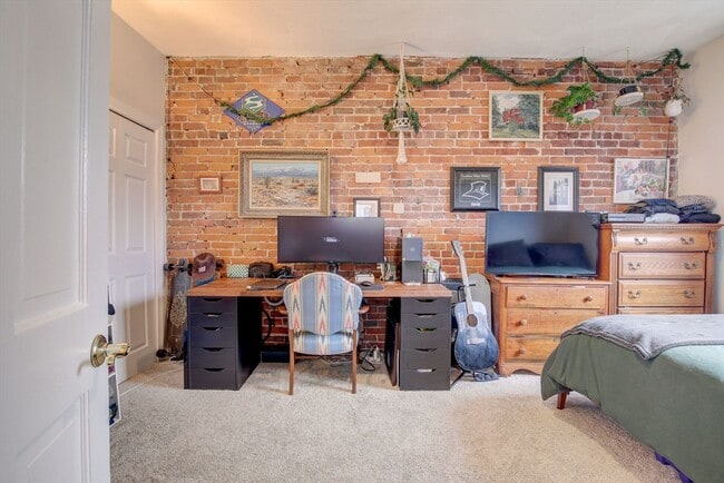 Building Photo - 65 Hemenway St