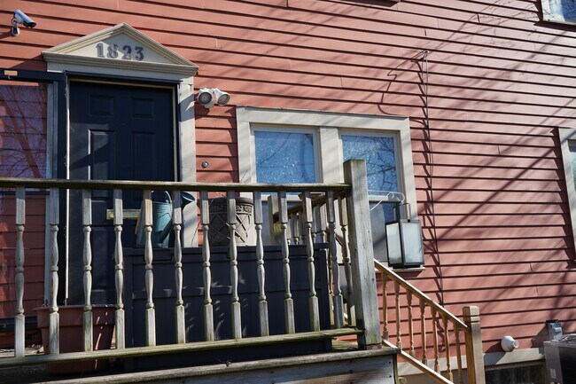 Primary Photo - 1823 W 29th Pl