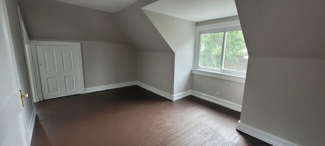 Building Photo - 2732 Kutztown Rd