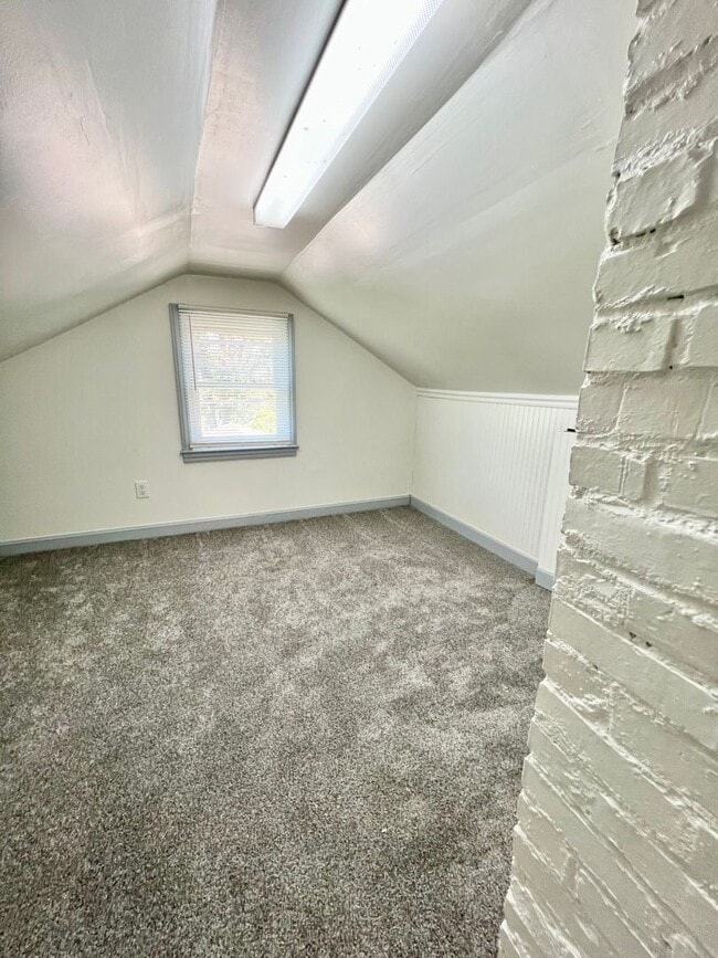 Building Photo - 201 Highland Ave