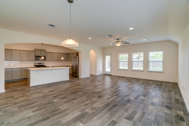 Building Photo - 3500 Pauling Loop