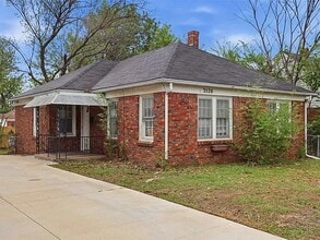 Building Photo - 3520 NW 18th St