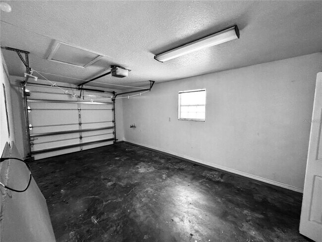 Building Photo - 305 NW 31st St