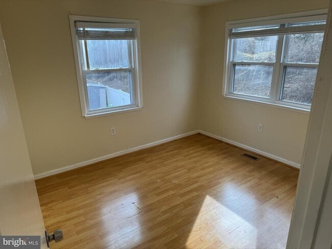 Building Photo - 540 Peacock Dr