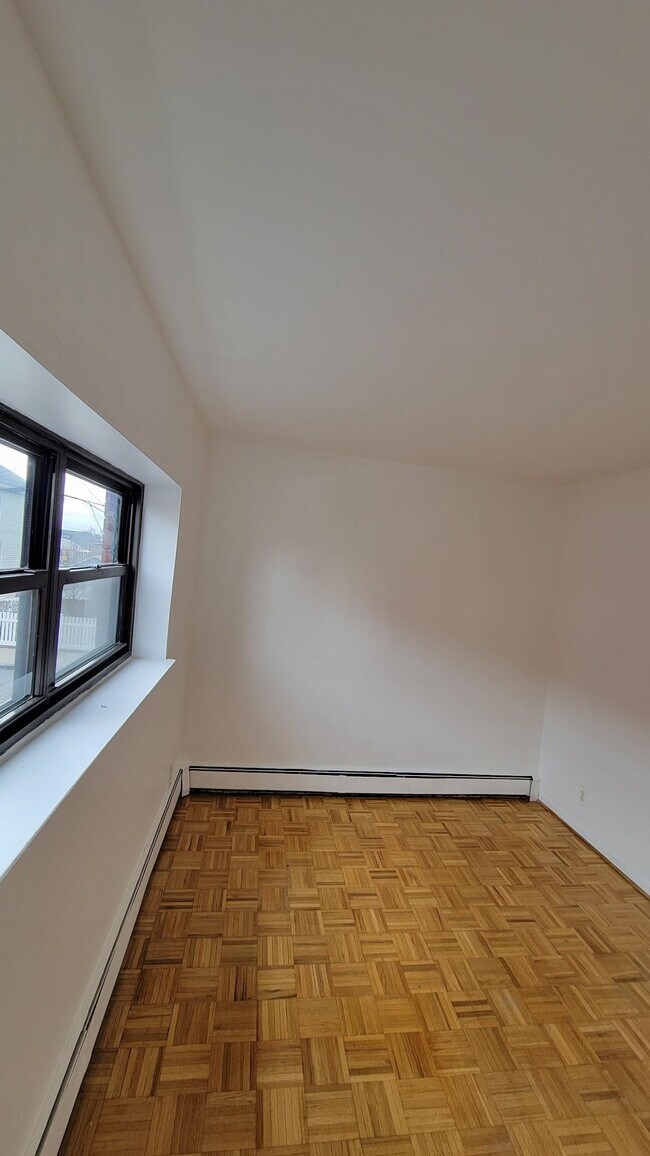 Building Photo - 204 Woodcliff Ave