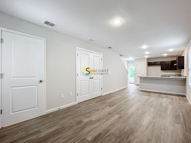 Building Photo - 1236 Pangola Dr