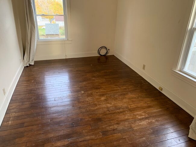 Building Photo - Hastings Duplex
