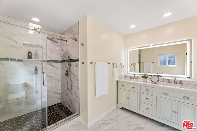 Building Photo - 6111 Monero Dr