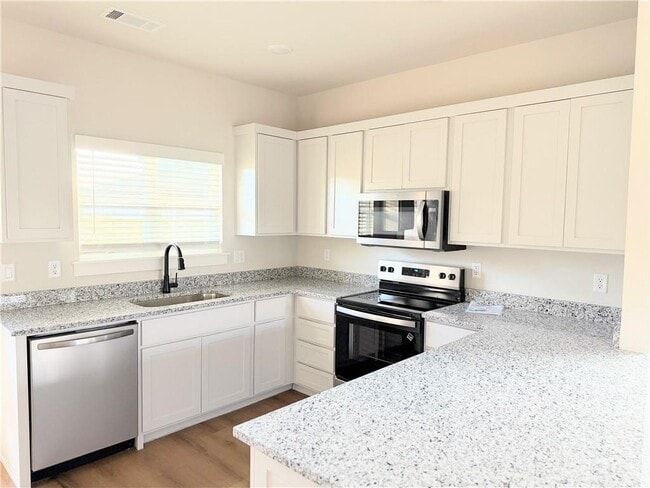 Building Photo - 531 Cosmos St