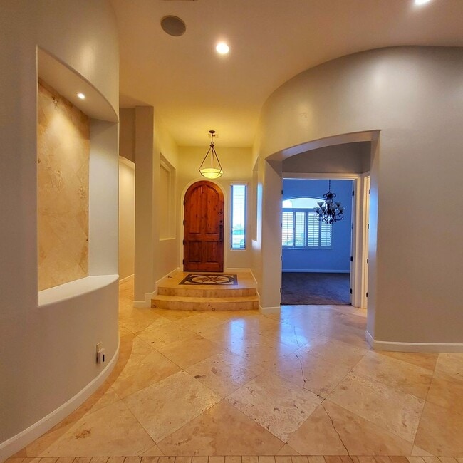 Building Photo - FIRST MONTH RENT FREE!!! BEAUTIFUL HOME ON...