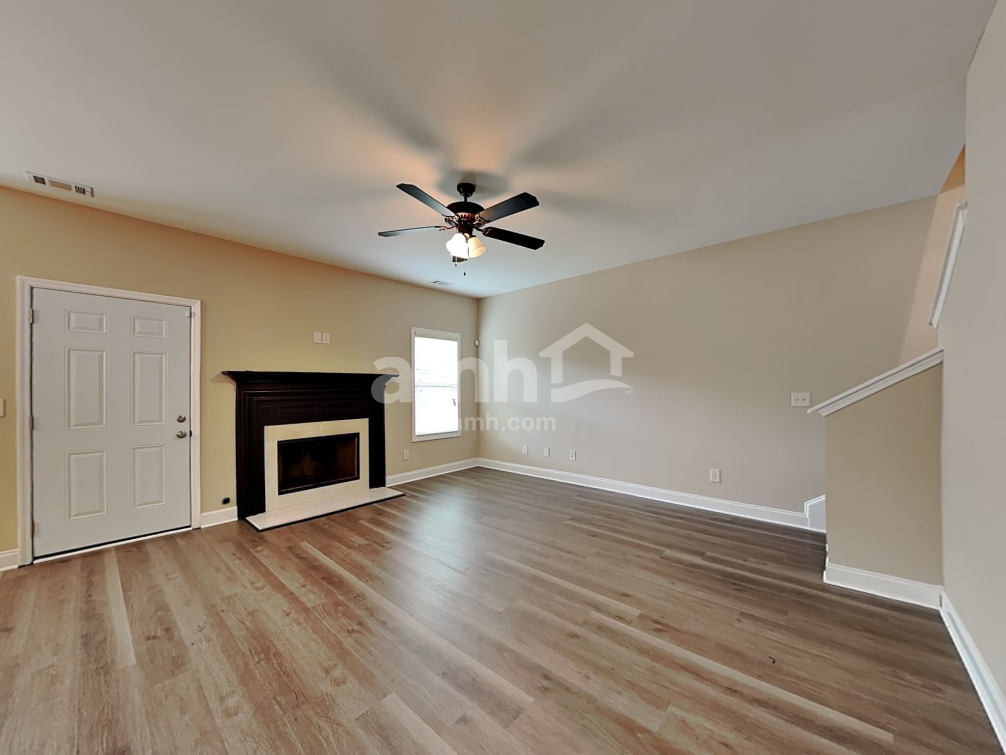 Building Photo - 554 Strawberry Walk