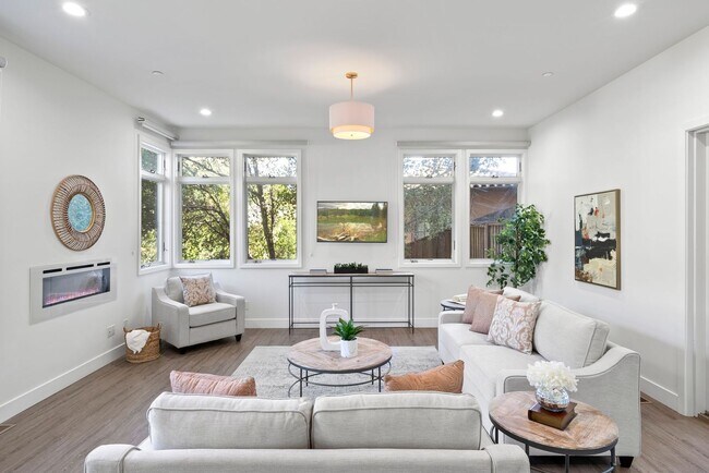 Building Photo - Modern Claremont Hills Home with Spectacular Tiered Yard